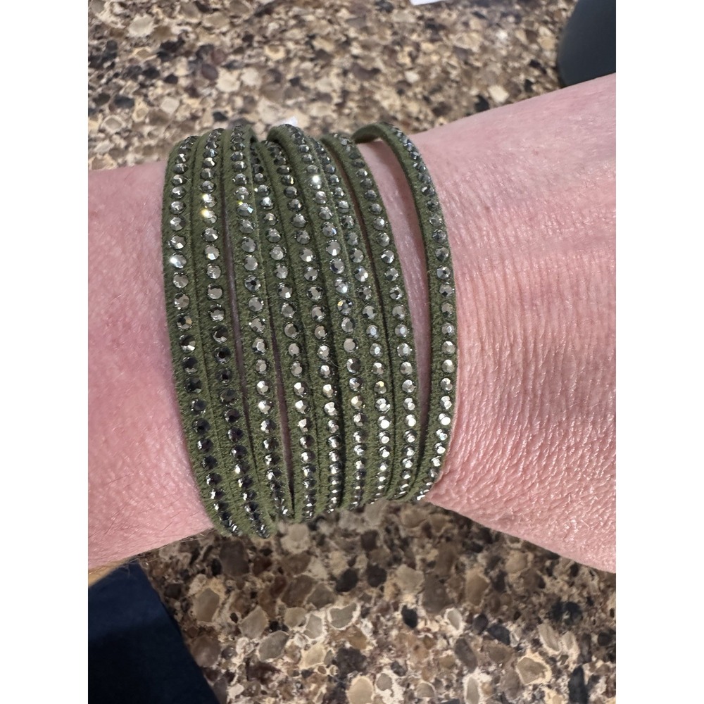 Touchstone Crystal OliveGreen Wrap-Star Bracelet NEW 7.25" adjustable Alcantara
